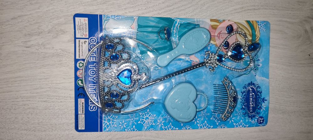 Рокля на Елза от Frozen с подарък светещ ластик за коса