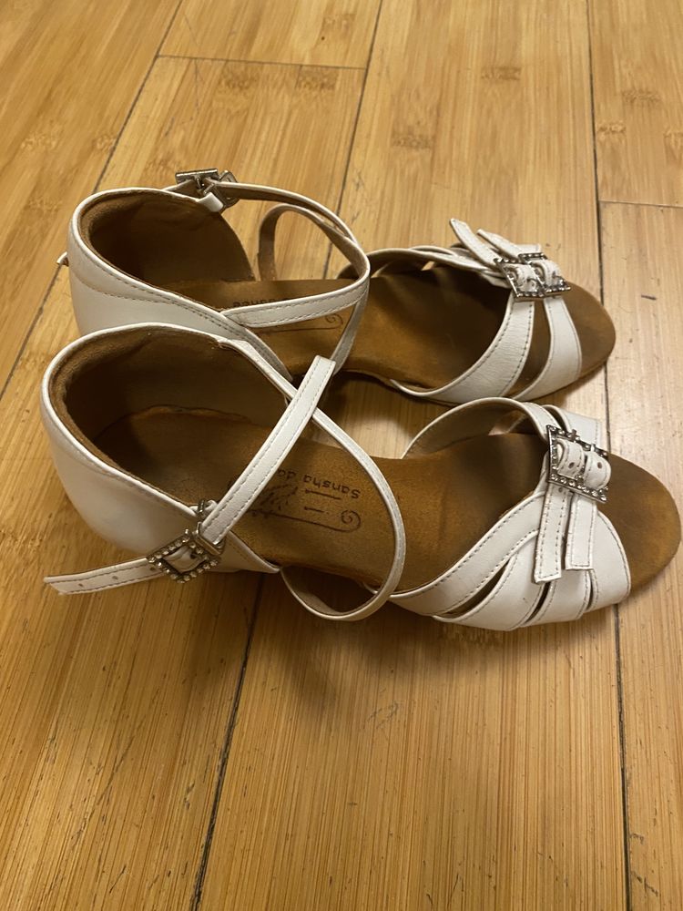 Туфли для танцев