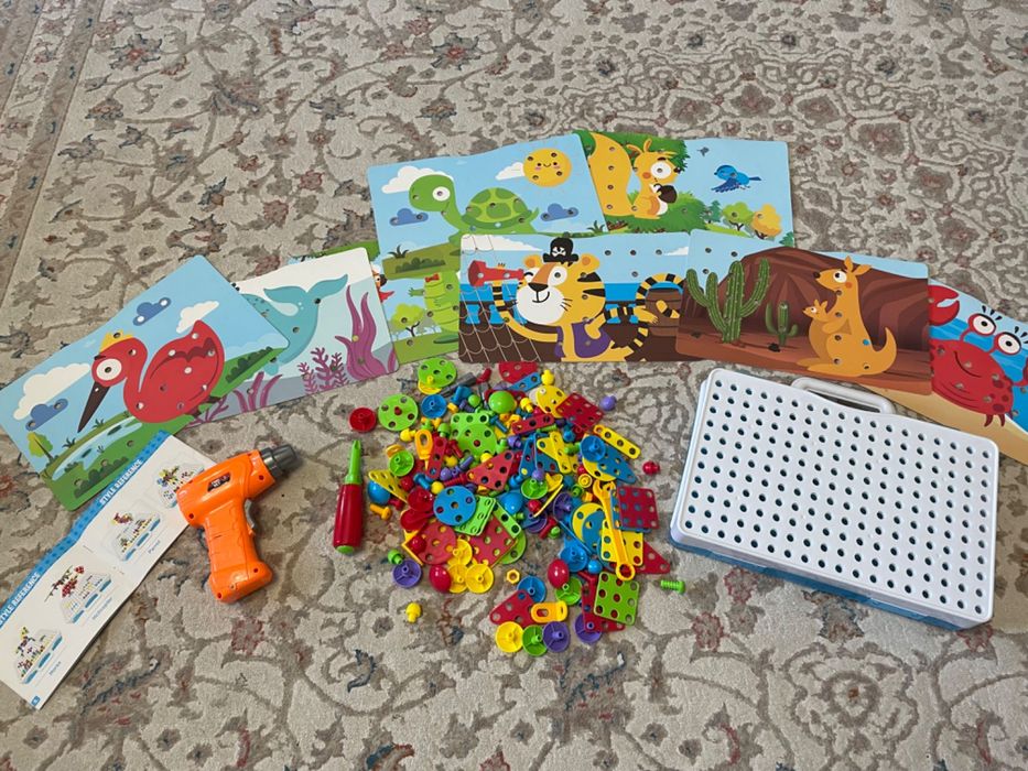 Конструктор в чемоданчике с шуруповертом