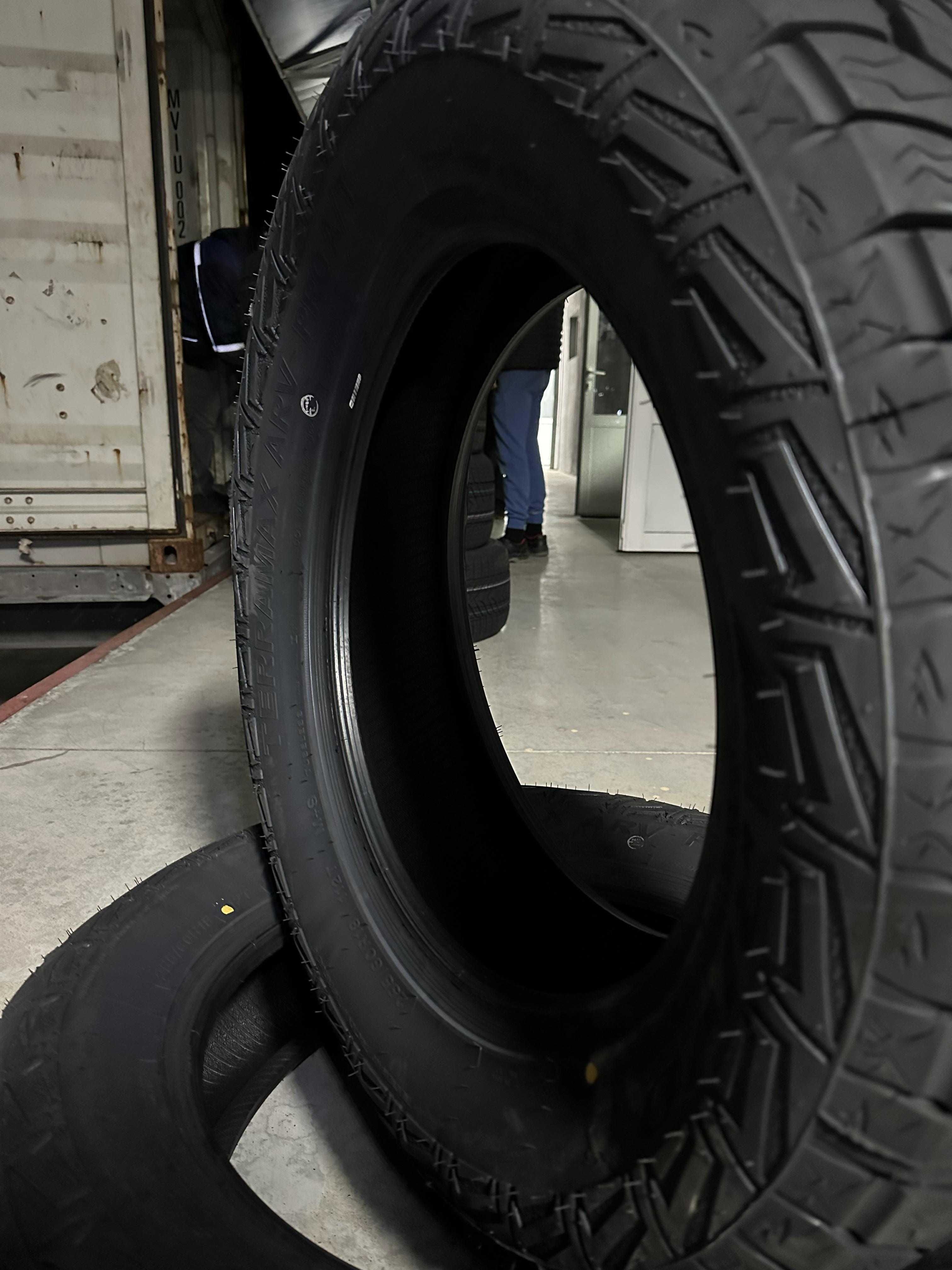 Нови джипови гуми ARIVO TERRAMAX ARV PRO A/T 255/60R18 112T XL НОВ DOT