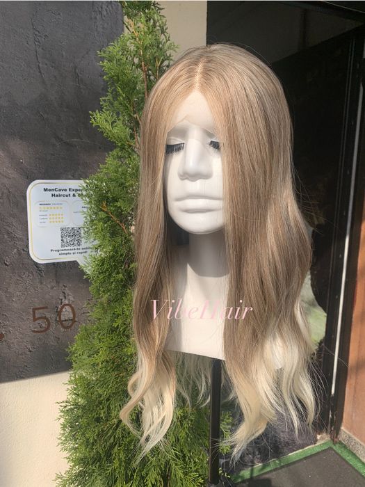 Perucă blondă front lace