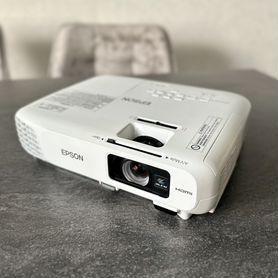 Epson x18 проектор в отличном состоянии