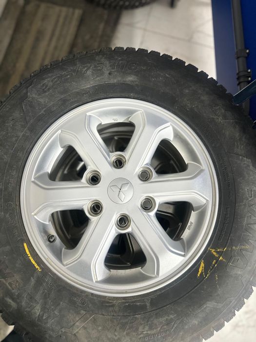 Титанки комплект с шинами R 16 Mitshubishi L 200