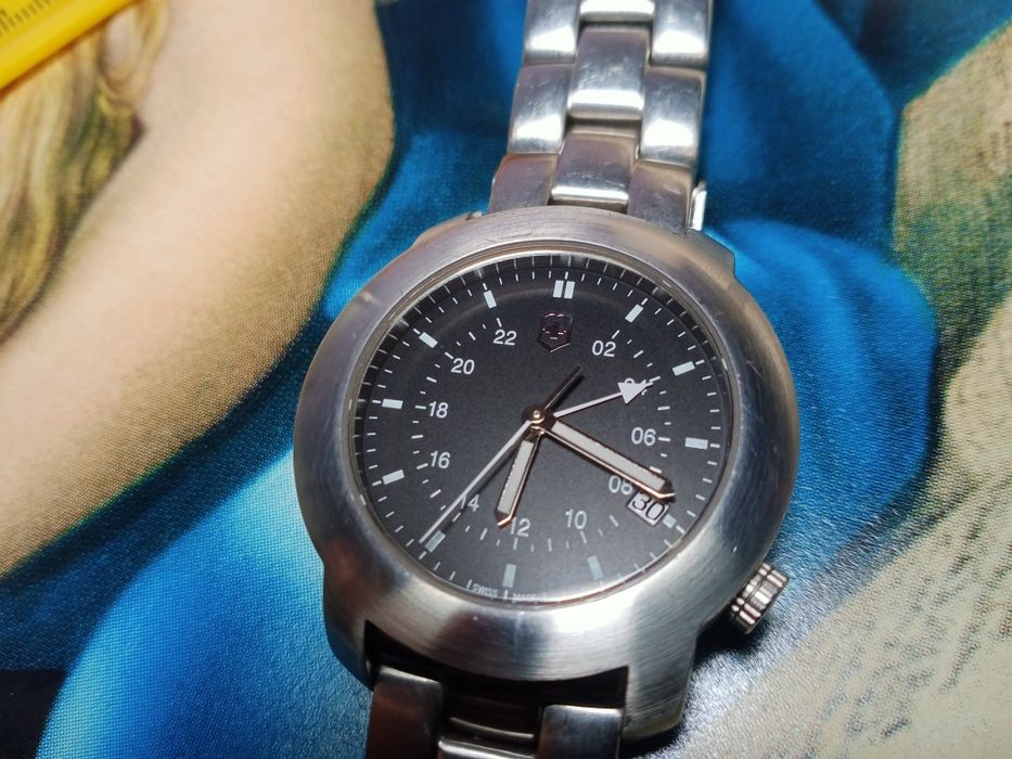 Ceas victorinox dual time saphire cristal