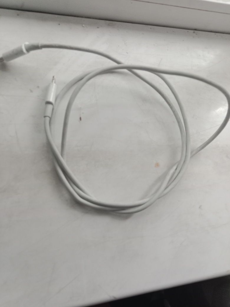iPhone зарядка оригинал
