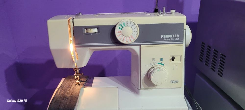 Mașina de cusut electrica