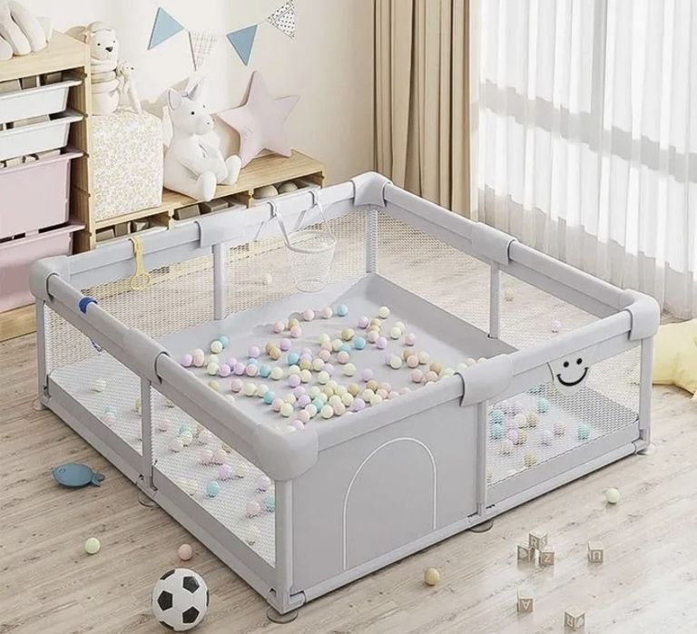 Продам игровую манежку для ребенка