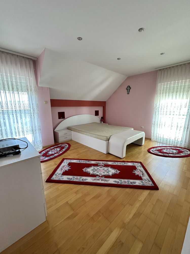 Proprietar vand vila cu piscina si sauna