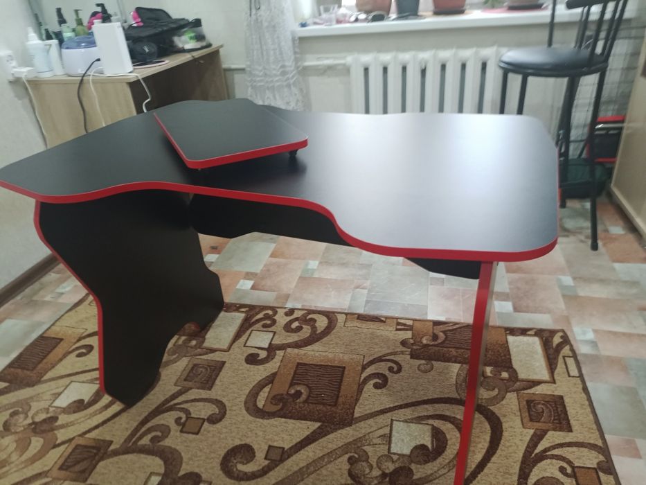 Компьютерный стол!