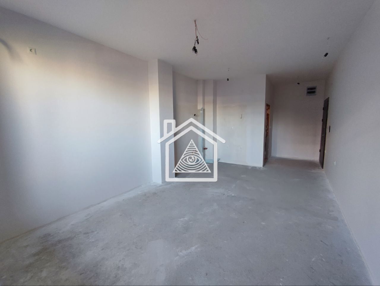 Продава се Едностаен апартамент в Пловдив, Тракия - 50 кв.м за 1500 €/кв.м - Снимка #8