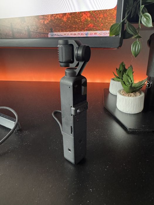 Osmo pocket 2 + microfon + brat extindere + carcasa protectie camera