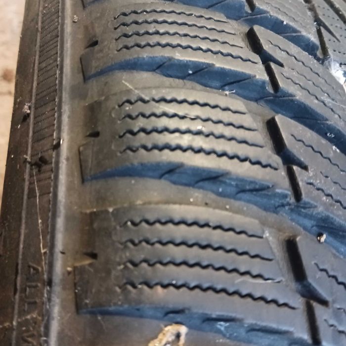 205/60/16 Нокиан зимни гуми два броя