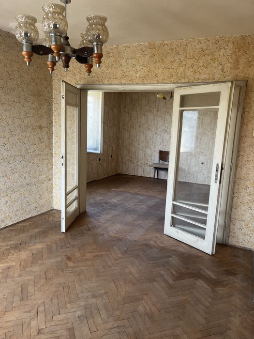Продава се Четиристаен апартамент в Варна, Базар Левски - 98 кв.м за 1776 €/кв.м - Снимка #1