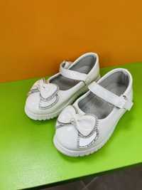 Детски официални обувки Номера -20,21,22,23,24,25 Цена -28 лв