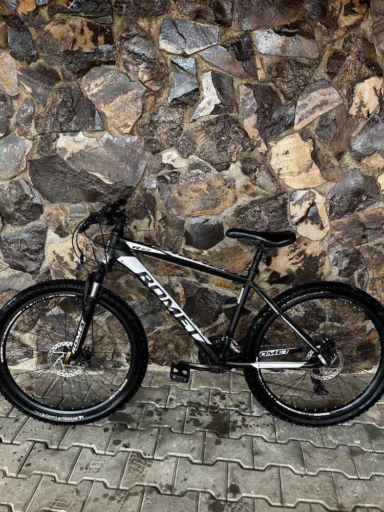 Bicicleta Romet Rambler R6.2 Negru/Alb 2019