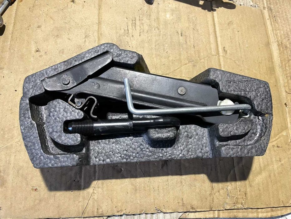 Авариен Комплект Органайзер Крик Citroen C1 Peugeot 107 Toyota Aygo