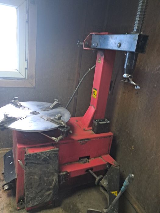 Шиномантажныи станок продам