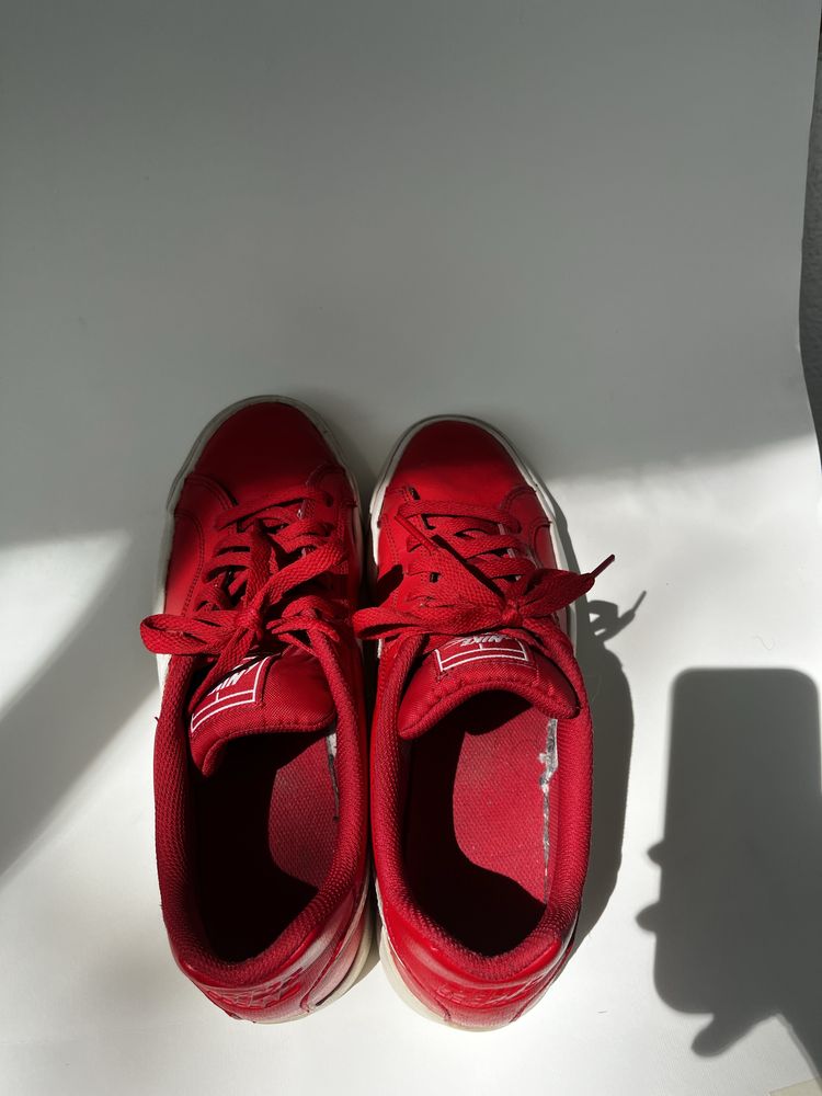 Nike червени кожени маратонки номер 40