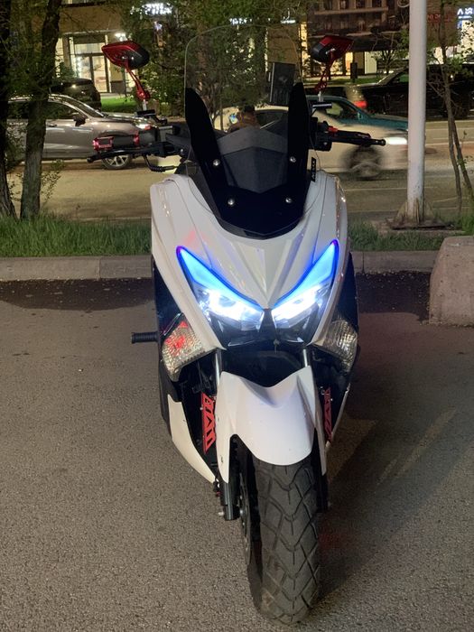 Мопед n max yamaha