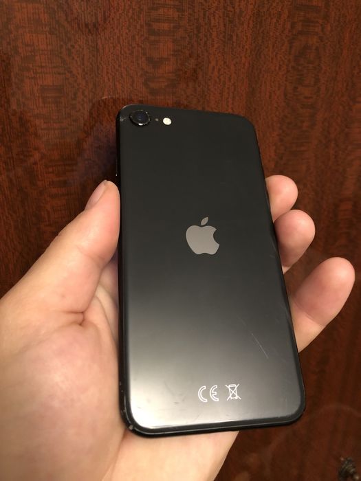 iPhone SE 2020 айфон се2