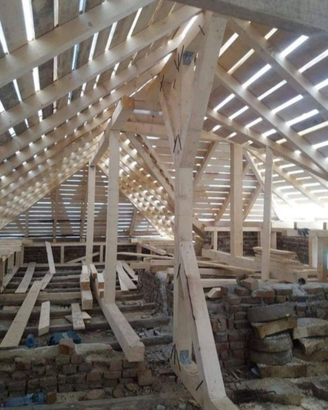 Reparatii și montaj acoperișuri ,dulgheri