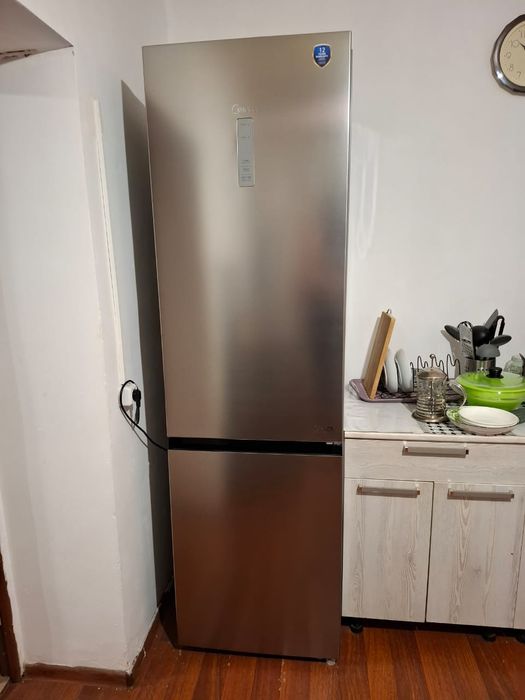 Продам холодильник медиа