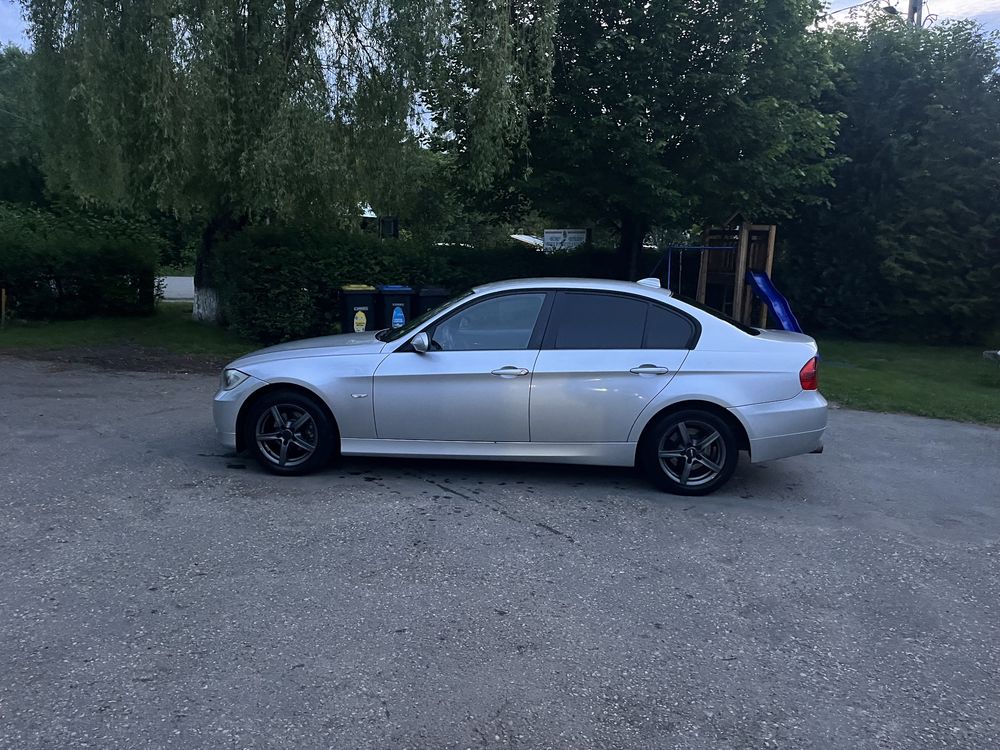Bmw E90 seria 3 NAVI mare recent adus nerulat ro import germania