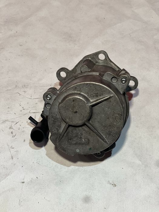 Pompa vacuum Renault 1.9 dci megane 2 cod d163451323