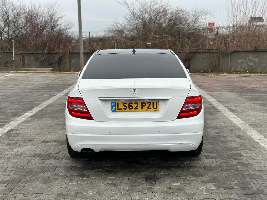 Dezmembrez mercedes w204, c class facelift,bara,capota,usa,aripa,