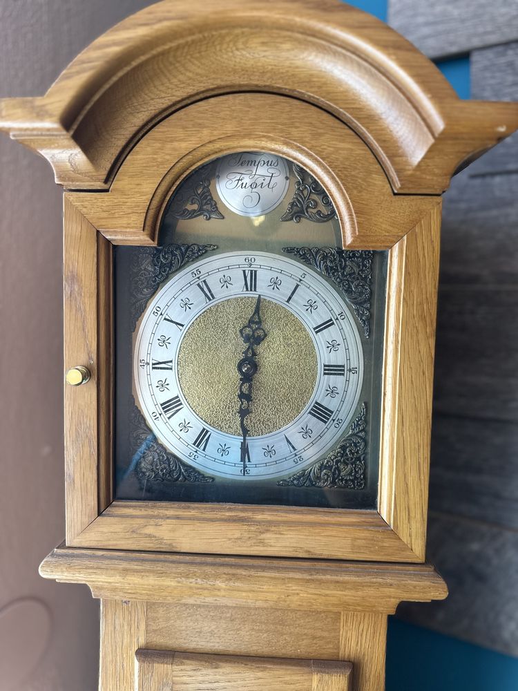 Паркетен часовник Tempus Fugit