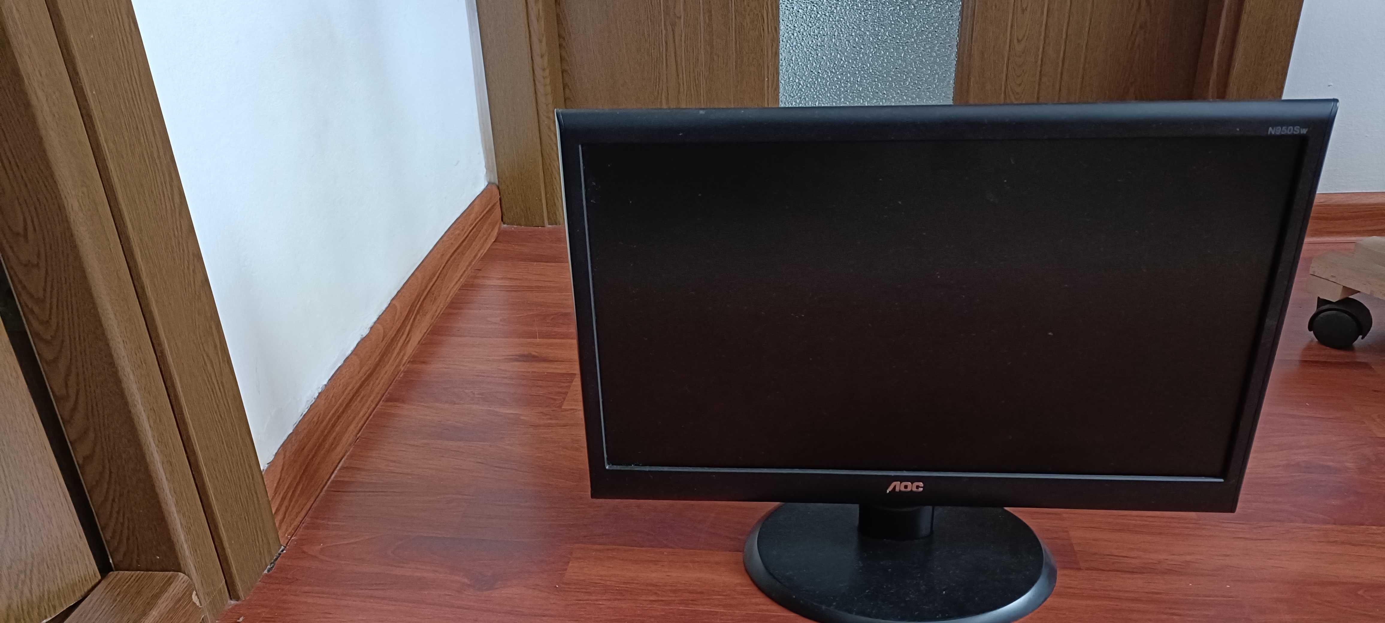 Vând PC + monitor