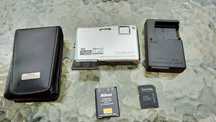 Compact Digital Camera Nikon Coolpix S60 10MP with 5x Optical Vibratio