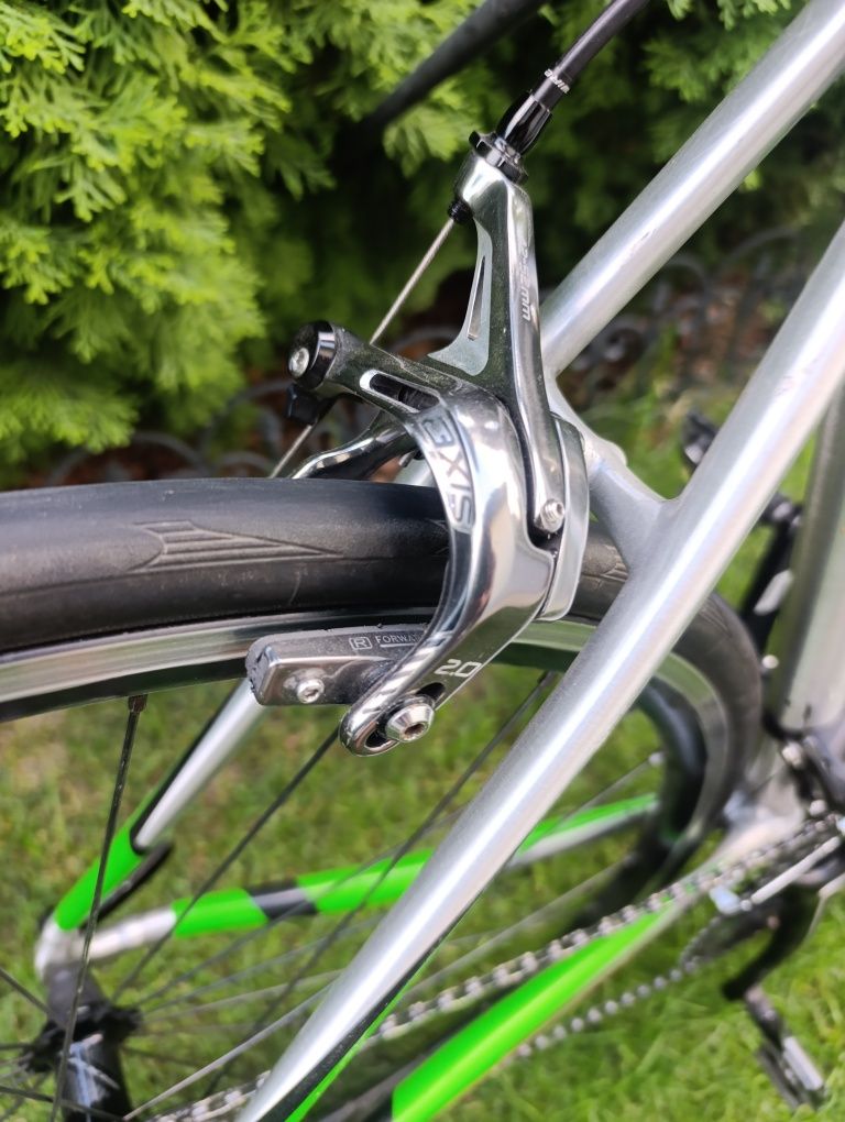 Шосеен алуминиев велосипед Specialized 28/52