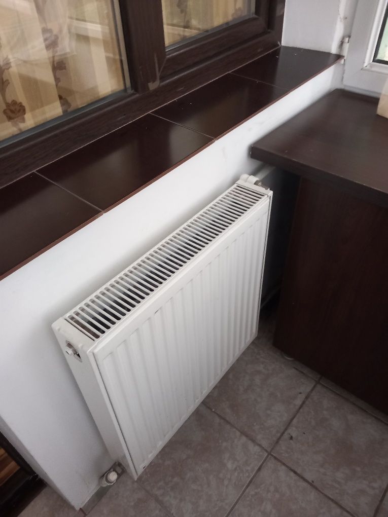 Proprietar vand apartament 2 camere/ liber /etaj2/spațios/centrala/AC