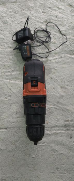 Акумулаторна бормашина BLACK&DECKER  18 V