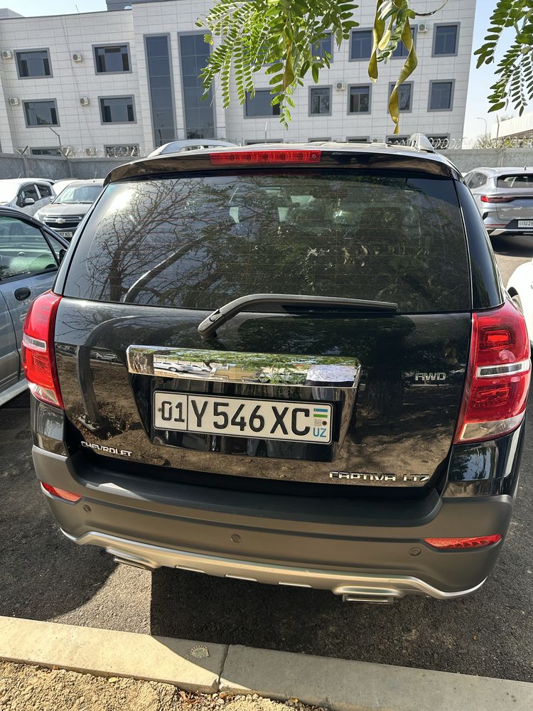 Captiva 4 2015 yili Qora