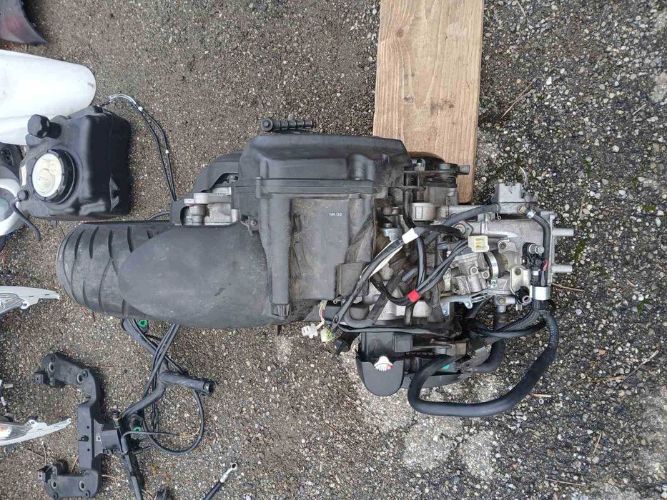 Yamaha Neos 50  на части ..2010 година