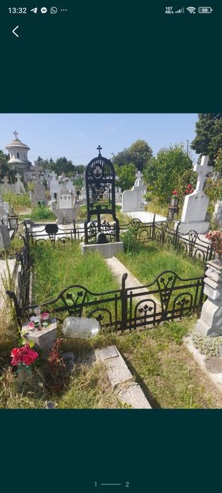 De vânzare 2 locuri de veci