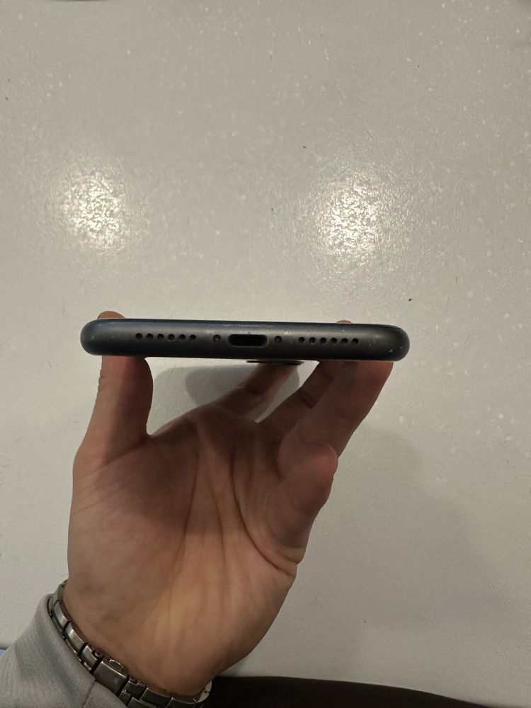 Продам IPhone 11
