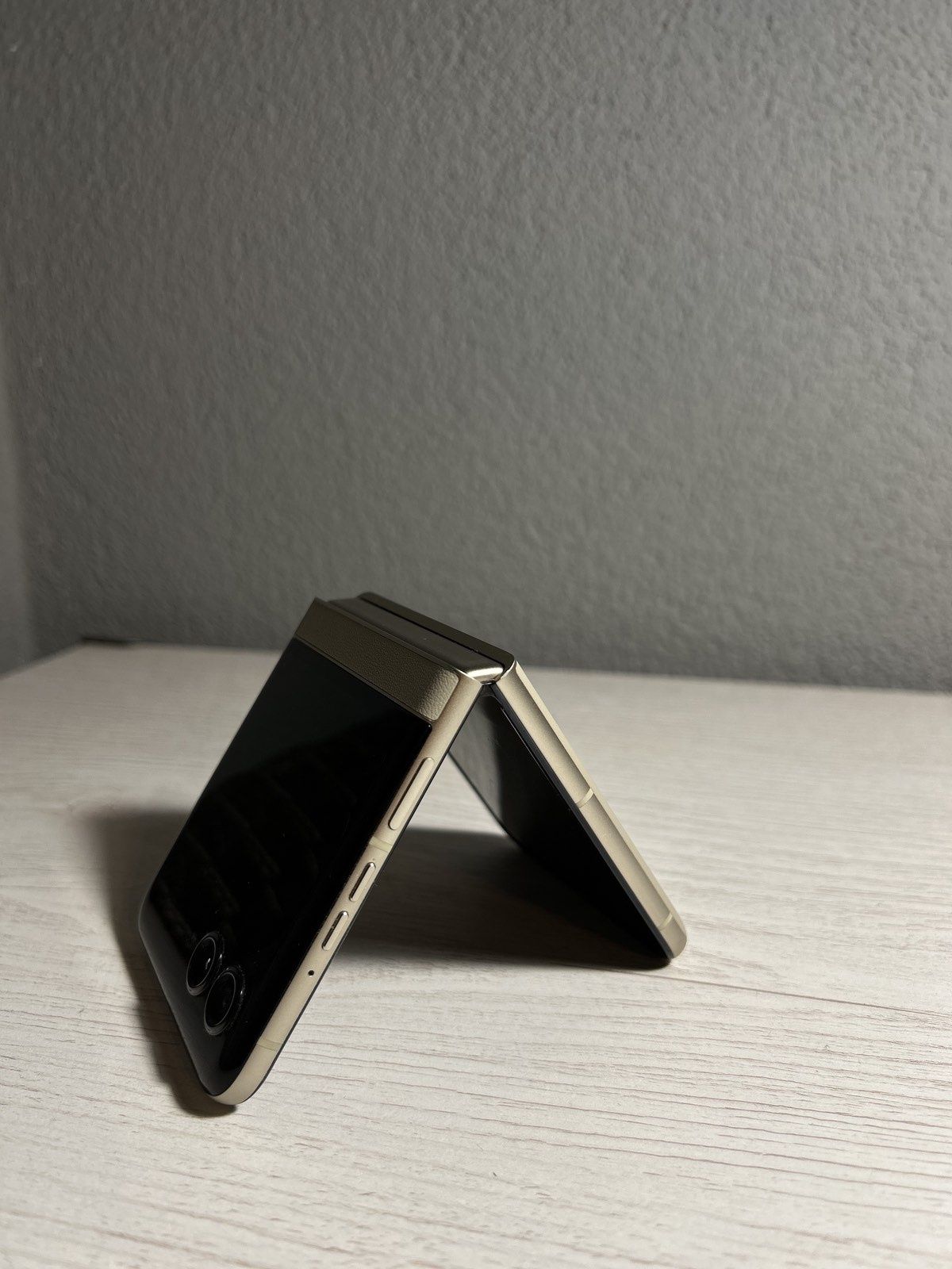 Сгъваем ТЕЛЕФОН MOTOROLA REZER 50/ 50% намаление
