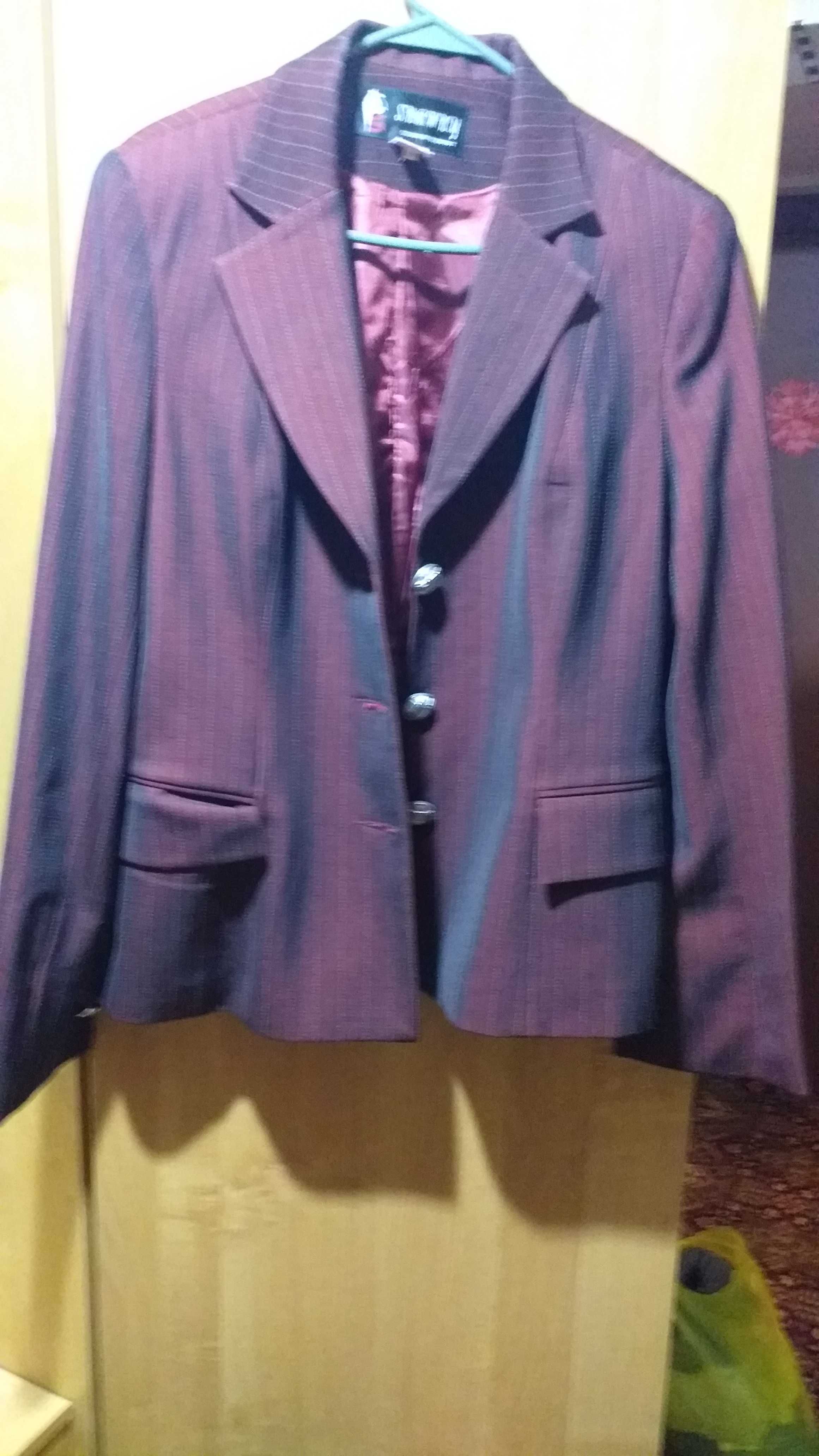 Продам недорого костюм размер 50.цена 1500тенге