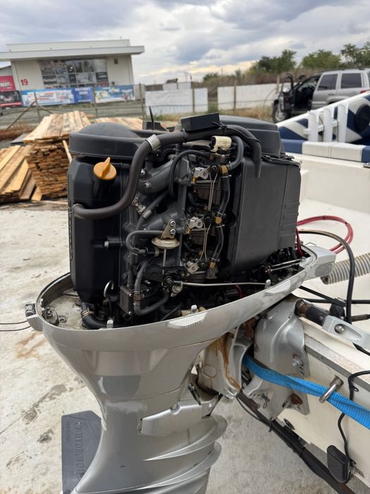 Моторна лодка picton