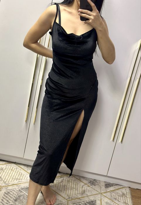 Платья вечерние