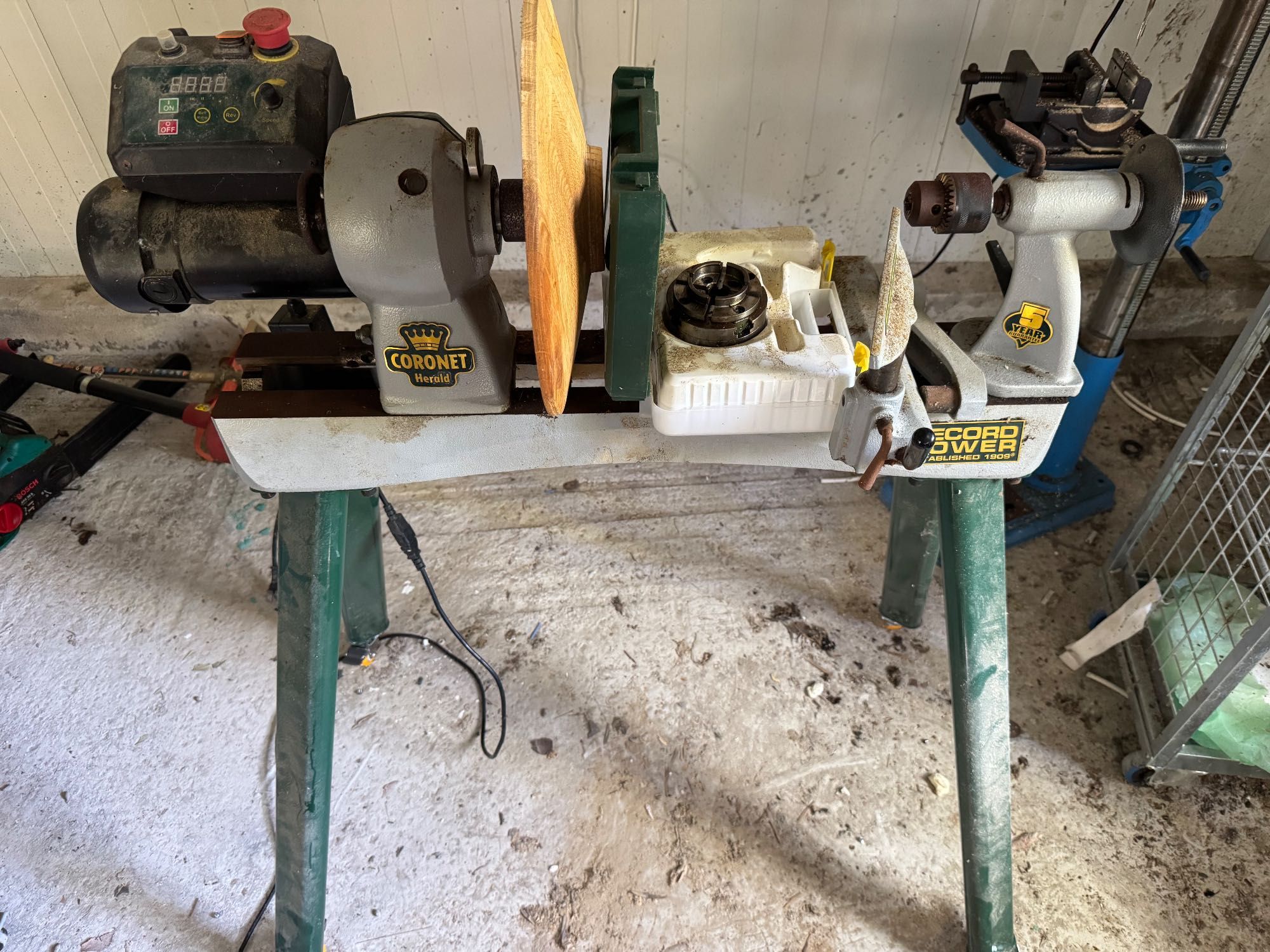 Струг за дърво Coronet Herald Lathe + SC2 Mini Chuck пакет