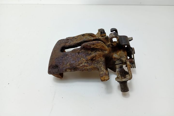 Etrier stanga spate Opel Vivaro  seria