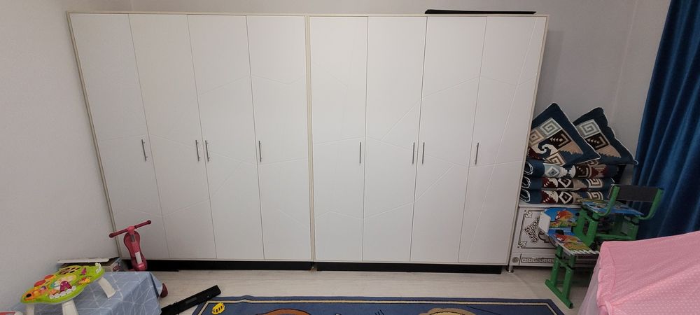 Продам 2 почти новых шкафа. Россия