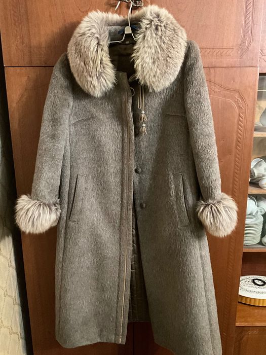 Пальто шерстяное воротник меховой размер 48-50 Германия