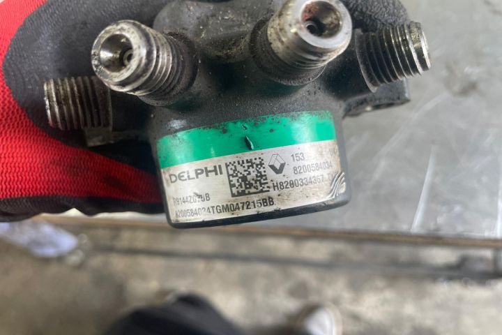 Rampa injectoare 8200584034 Dacia Logan prima generatie