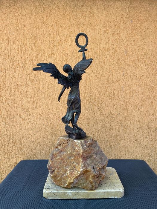 Sculptura, stateta bronz, Victorie inaripata