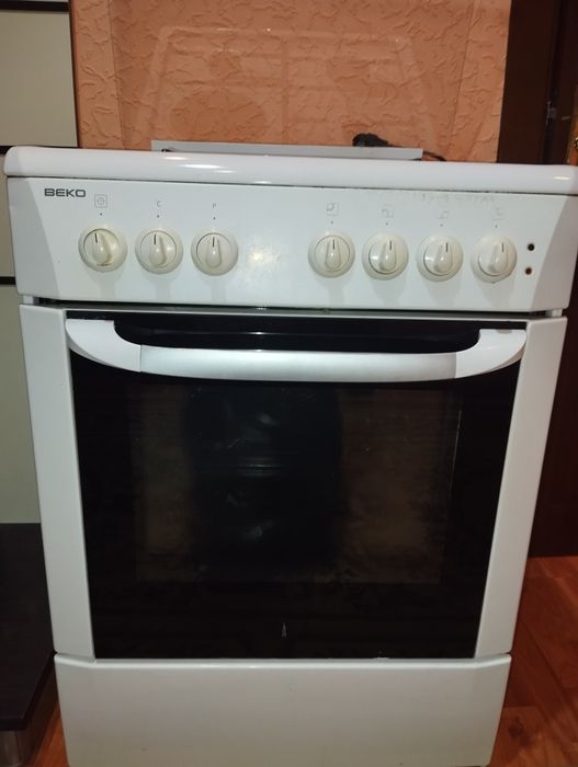 Газ плита духовкаси электрический BEKO.нархи 800000.Юусободда турипти
